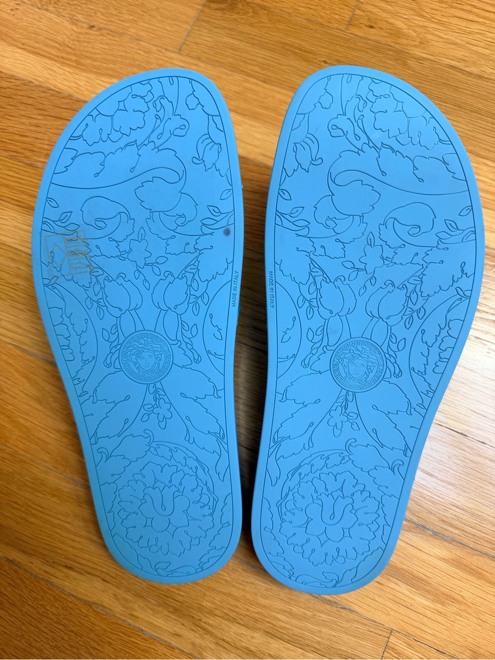 🤩Versace Pool Slides - Picture 6 of 6